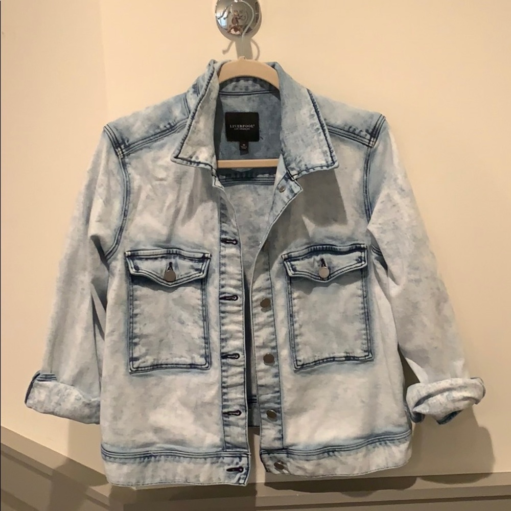 Women’s light denim jacket
